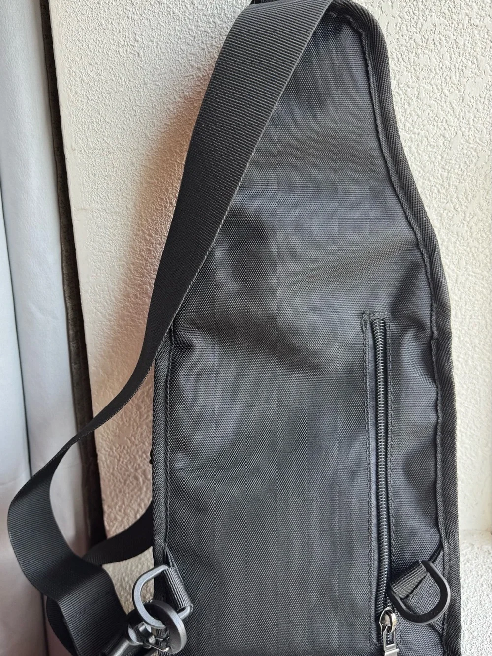 Tru Religion Ivan Sling Bag - Sleek Everyday Carry